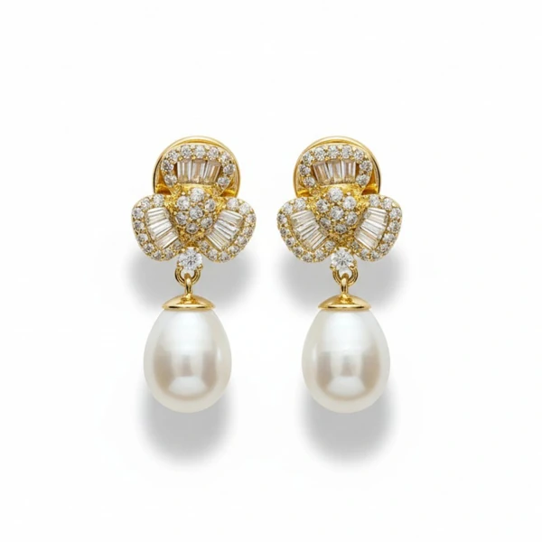 Brinco Trevo pérola baguete zircônia Prata 925 banho de ouro 18k, Bottega D'Oro