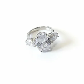 Anel Oval e gota Zircônia Prata 925 Ródio